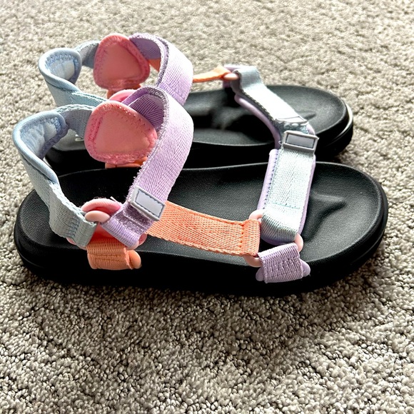 Gap sport sandals size 1-2 - Picture 1 of 11